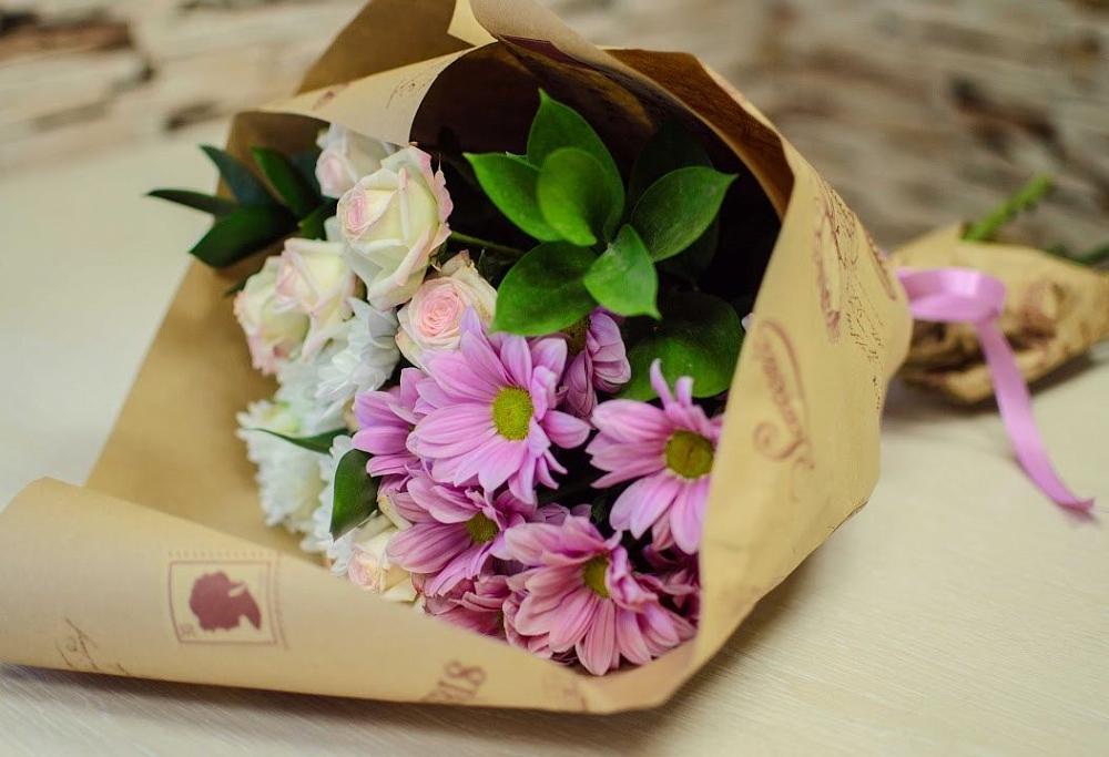 Букет цветов из: Розы и Хризантемы в Калниболотской