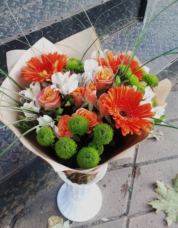 Букет цветов из: Герберы, Хризантемы, Альстромерии и Розы в Калниболотской