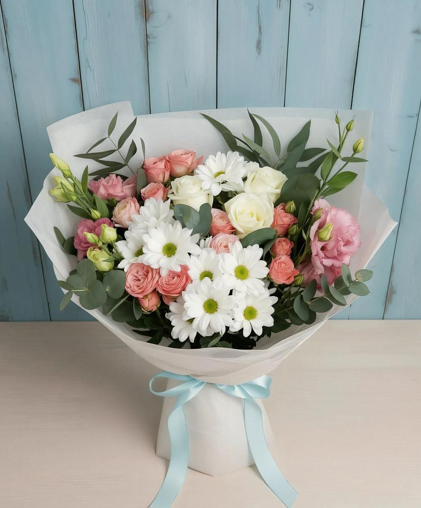 Букет цветов из: Розы, Лизиантусы и Хризантемы в Калниболотской