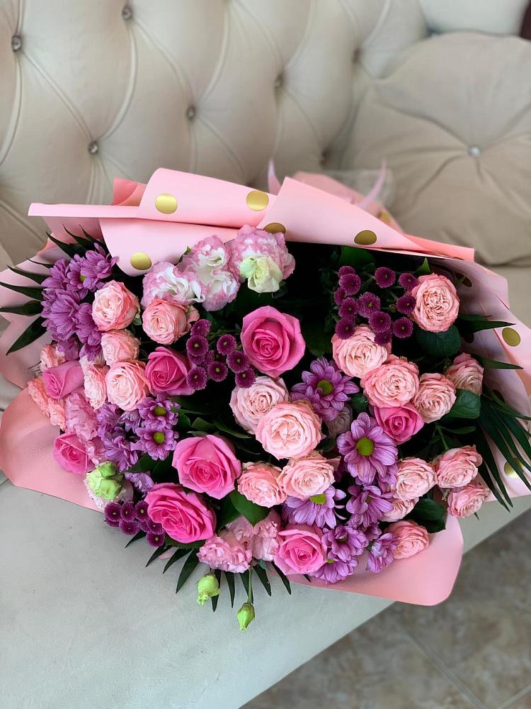 Букет цветов из: Хризантемы, Розы и Лизиантусы в Калниболотской