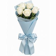 Букет 5 Белых роз Проуд в Калниболотской