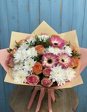 Букет цветов из:  Розы, Герберы и Хризантемы в Калниболотской