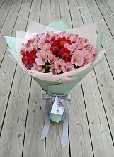Букет цветов из:  Альстромерии в Калниболотской