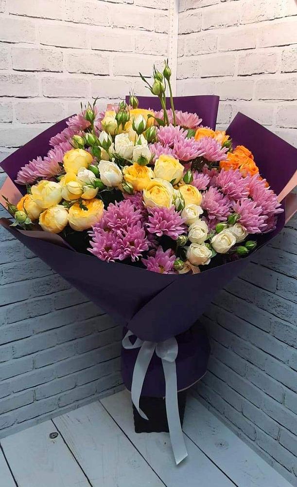 Букет цветов из: Хризантемы и Розы в Калниболотской