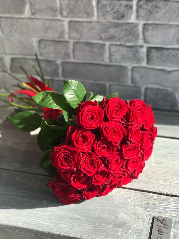 Букет Красные розы Фридом в Калниболотской