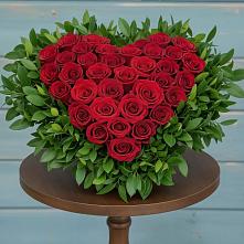 Цветочная композиция из Розы в виде сердца в Калниболотской