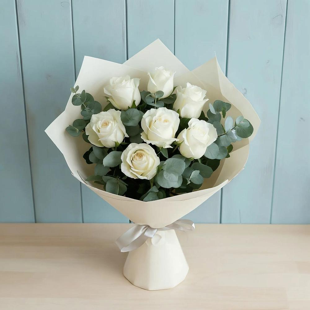 Букет Белые розы в Эвкалипте в Калниболотской