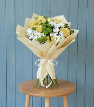 Букет цветов из:  Хризантемы и Розы в Калниболотской