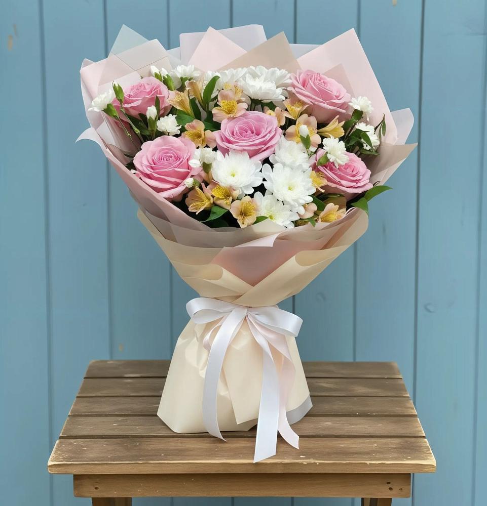 Букет цветов из: Гвоздики, Орхидеи и Розы в Калниболотской