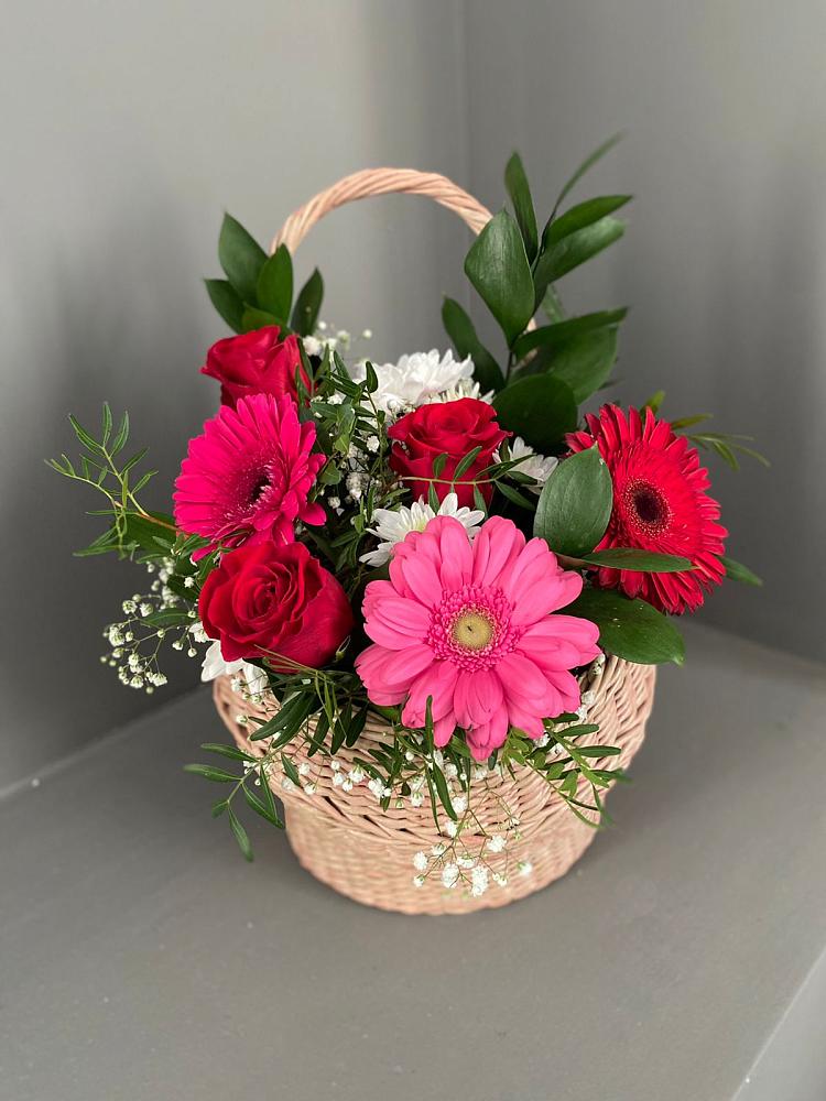 Цветочная композиция из Розы, Хризантемы и Герберы в корзине в Калниболотской