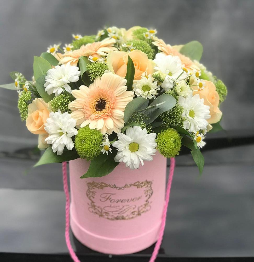 Цветочная композиция из Розы, Герберы и Хризантемы в шляпной коробке в Калниболотской