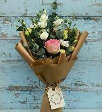 Букет цветов из:  Розы и Лизиантусы в Калниболотской