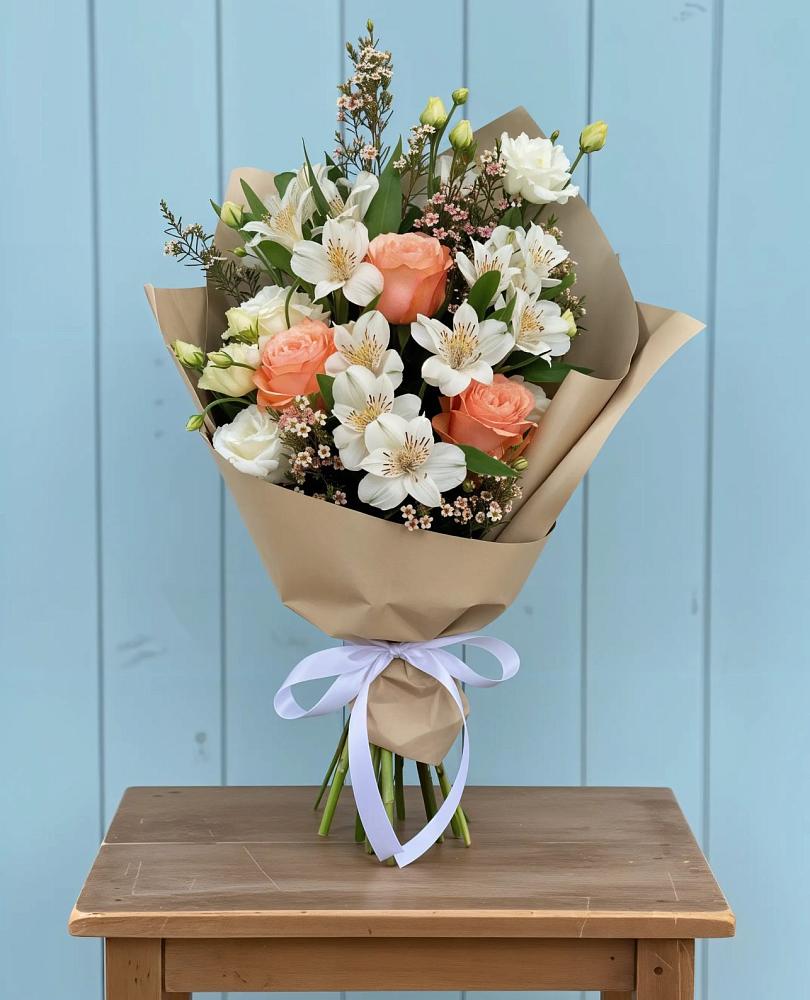 Букет цветов из: Альстромерии, Лизиантусы, Розы и Хризантемы в Калниболотской