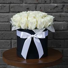 Цветочная композиция из Розы в шляпной коробке в Калниболотской